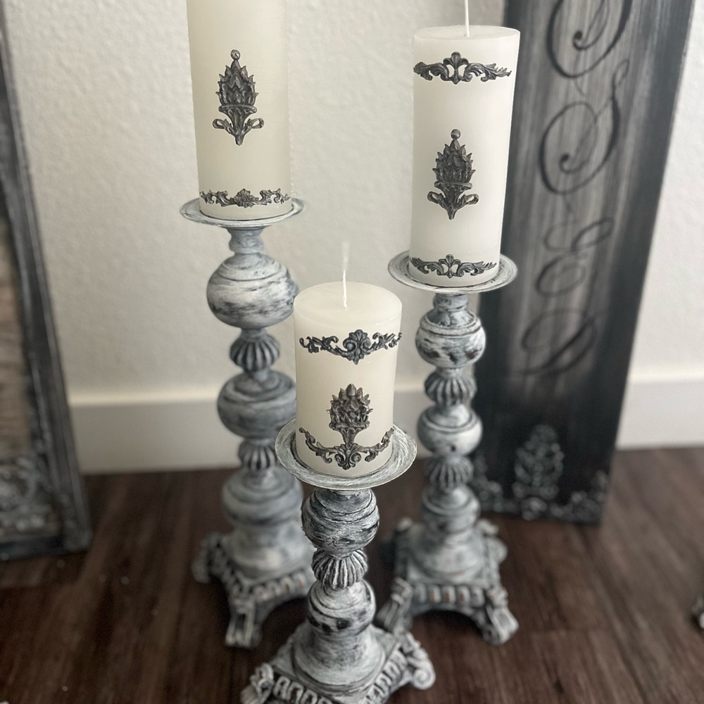 Elegant Black and White Candle Holder Set